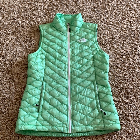 The North Face Jackets & Blazers - Like new!!!  Great for the fall!